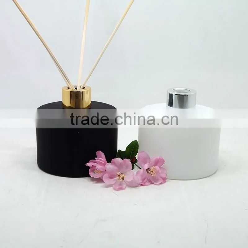 High quality perfume bottle round diffuser glass bottle wholesale