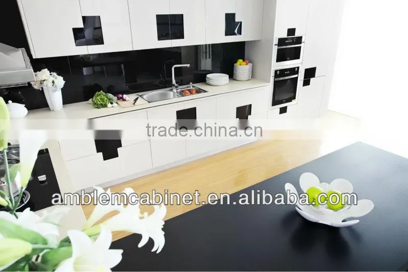high glossy lacquer kitchen cabinet