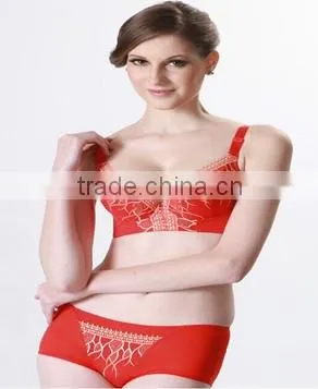 Different kinds of lace trim with Women dresses