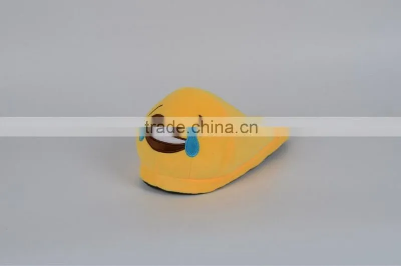 High quality indoor emoji slippers/plush emoji shoes/ Soft slippers plush