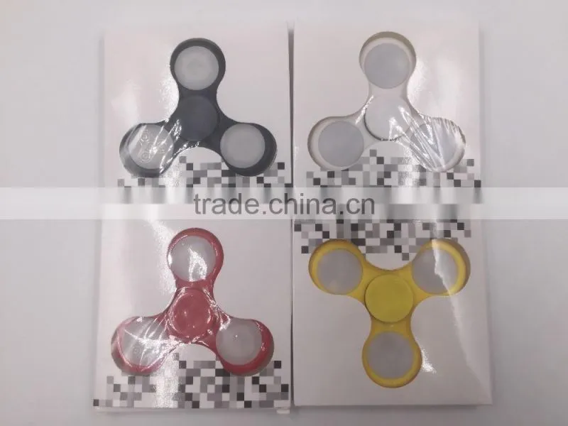 2017 Hot sales !!!Factory price hand spinner fidget spinner with flashing Glow