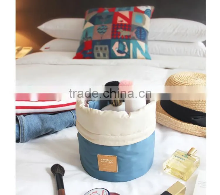 Hot Selling Popular Professional Travel Make-up Pouch Mini Size Large Capacity Travel Dresser Pouch