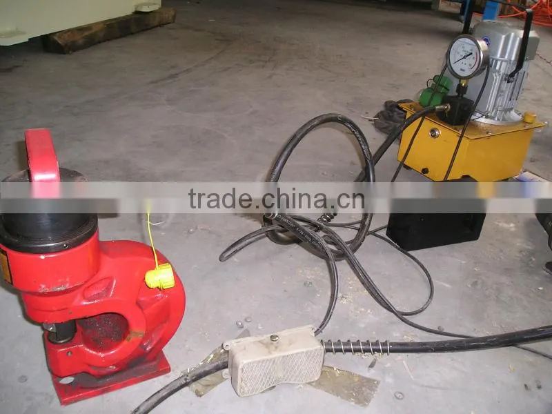 Hydraulic pin punching machine