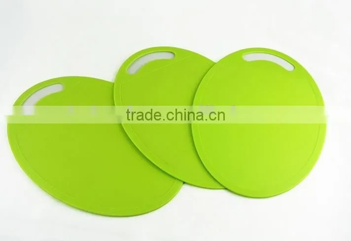 Newest FDA grade durable colorful non-slip plastic kitchen cutting board