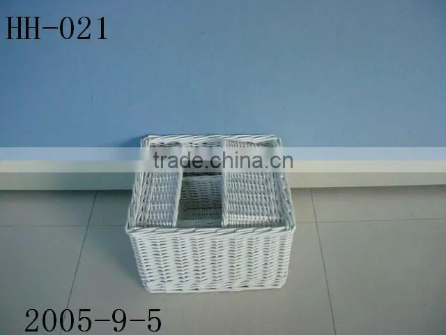 Wicker trash can