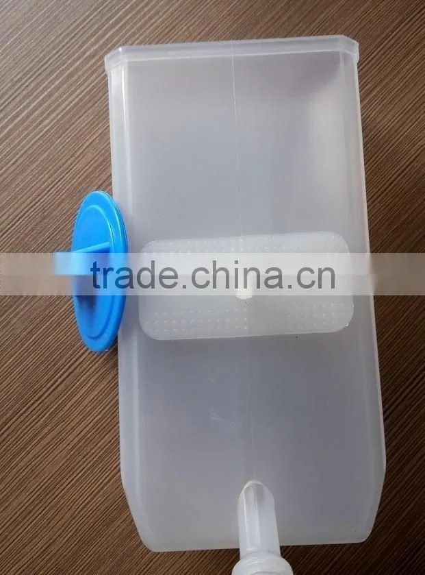 Pet Drinking Fountain 500ml Drinking Bottle Dog Feeding Bottle with Hook