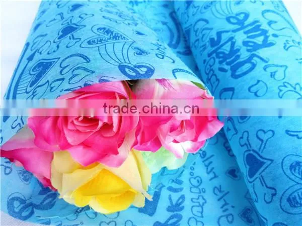 Cloudy style non-woven wrap roll
