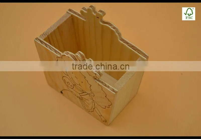 2017 wooden cartoon character pen holder
