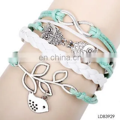 Rivet mix with skull betrayer silver and gold imitation bracelet