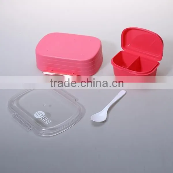 PP The large capacity plastic students lunch box with spoon