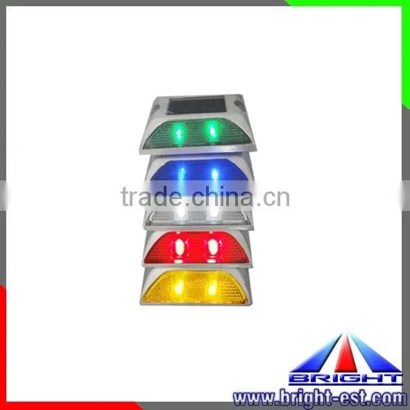 High quality flashing LED solar road marking studs,solar LED step light dark caution road stud