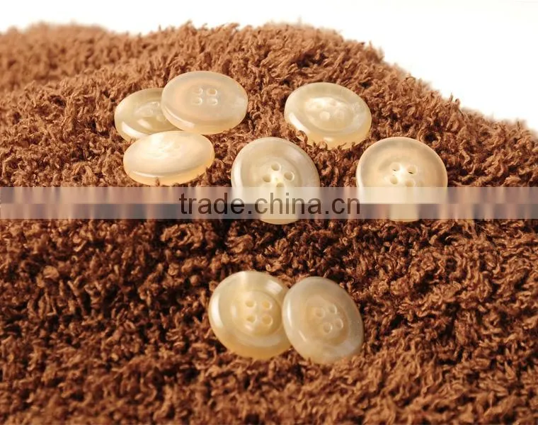 Classic Luxury Natural Real Yellow Horn Button Round 4 Holes Designer Buttons