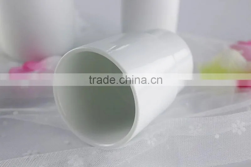 China factory wholesale custom ceramic porcelain white bathroom accessory set for shower use