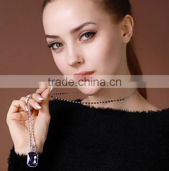 charming crystal earing pendant