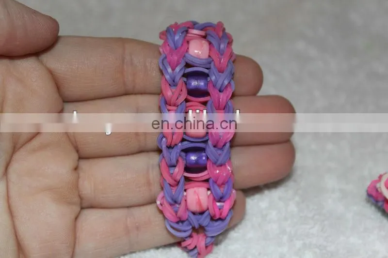 Color-Changing Pony Beads and Rubber Bands Bracelet