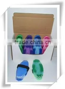 12 pcs 8-shaped small horse dandy brush with display box for show
