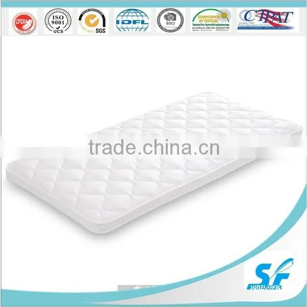 Low price baby pattern waterproof quilted mattress topper