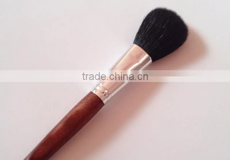High Grade Cosmetic Makeup Brush For Women