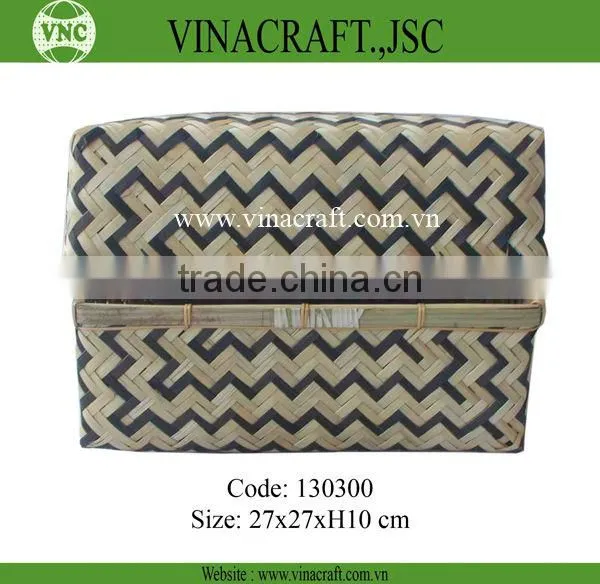Natural bamboo storage box with lid for food