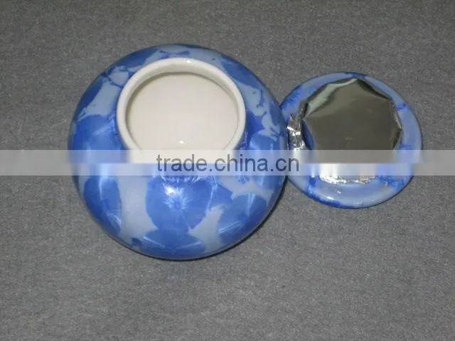 Small memorial urns and vases for human and pet