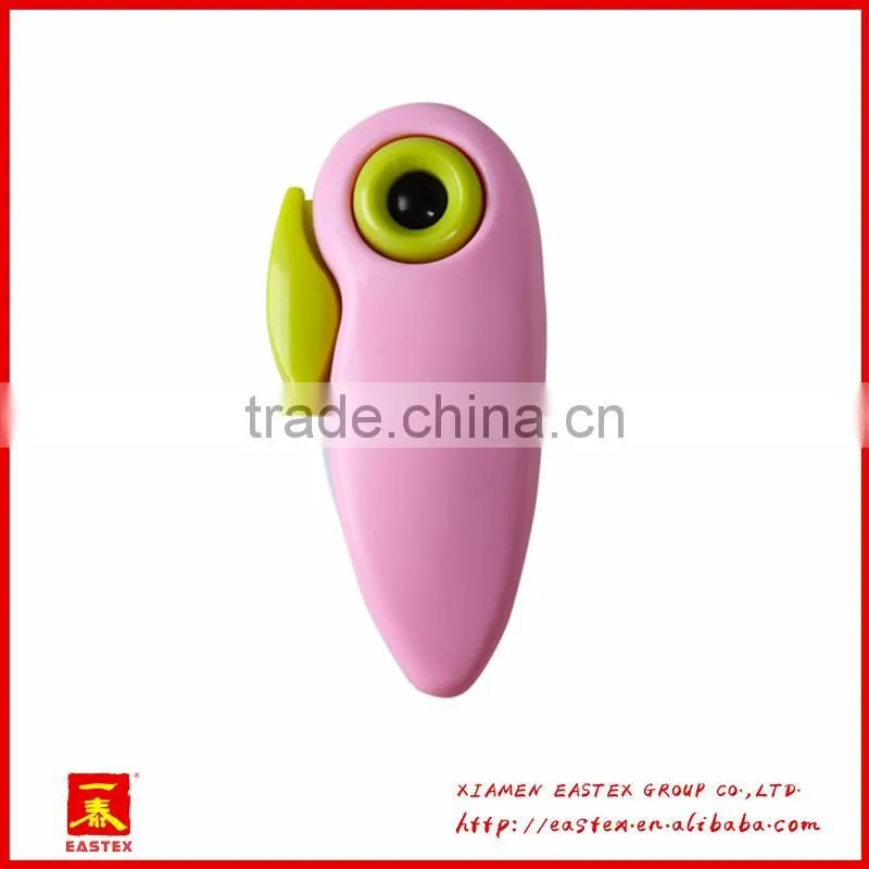 Bird shape design folding knife