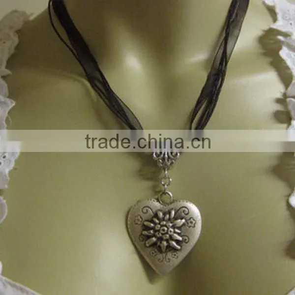 German Ethic Edelweiss White Black Rhinestone Necklace Bracelet Earrings Crystal Oktoberfest Jewelry Set