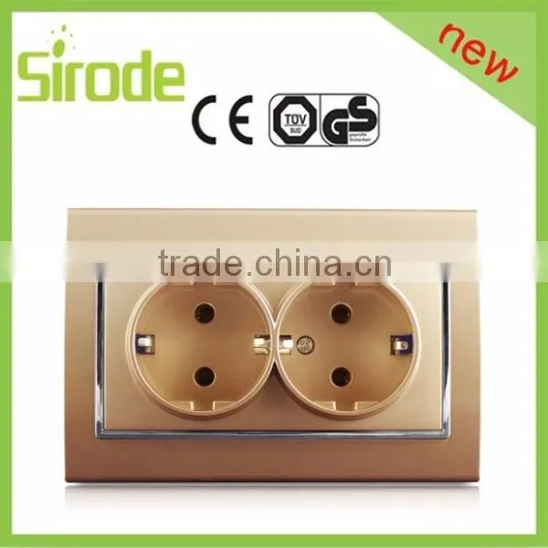 waterproof Power Usage Plug Socket Outlet with shelter