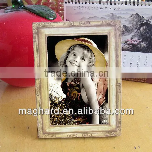 Magnetic photo frame