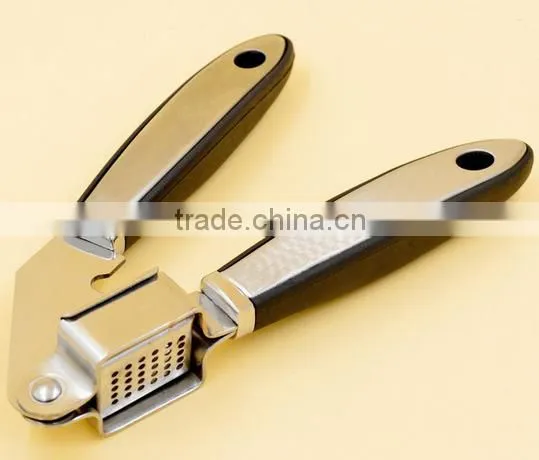 Hot Sale Kitchen Gadget stainless steel garlic Crushes with PP protective handle
