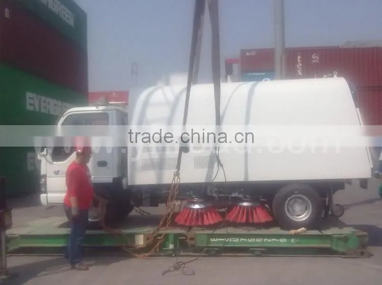 YHQS5050B road sweeper truck of high quality