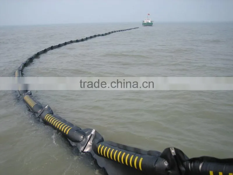 Inflatable rubber oil boom