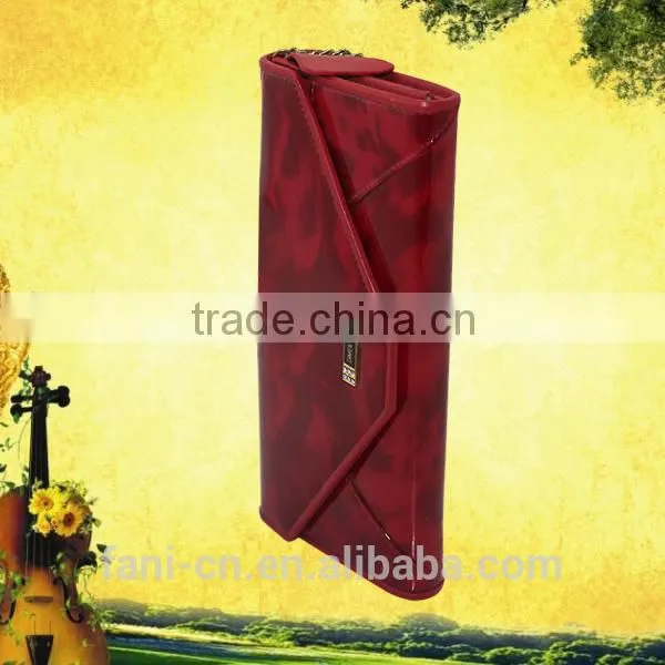 Wholesale ladies fashion clutch PU leather wallet with chain design and convenient to take