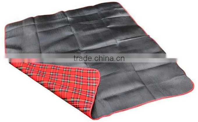 2015 Hot Colorful Dampproof Baby Crawling Pad Camping Too Outdoor Folding Padded Beach Picnic Mat