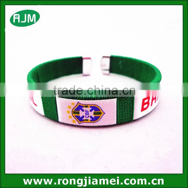 2014 silicone world cup wristband with hologram