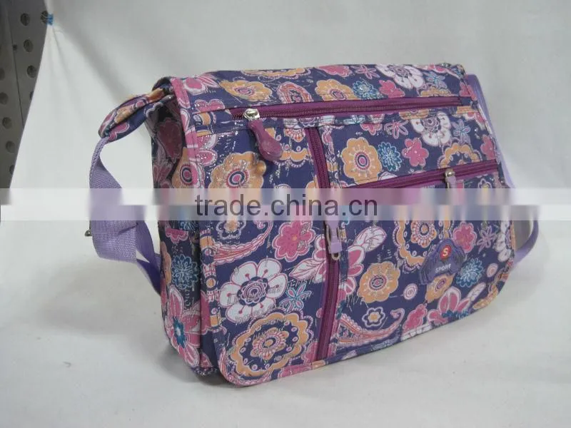 Lightweight sling shoulder bag
