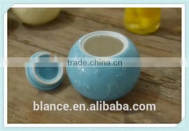 ceramic spice container in cooking seasoning set