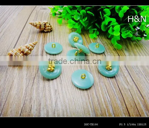 eco-friendly custom made fashion button manufacturer