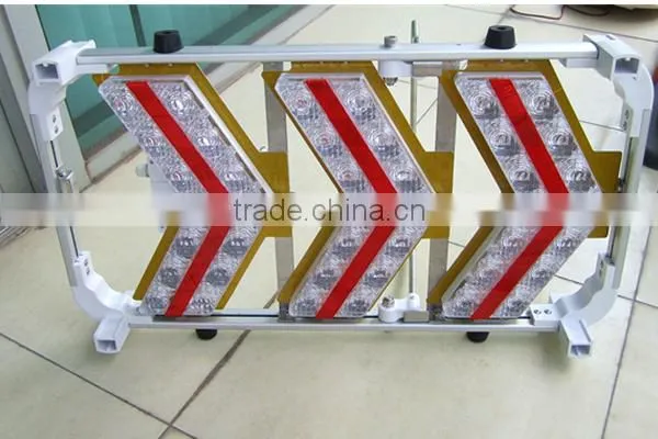 Solar LED Construction Road Traffic Warning Sign