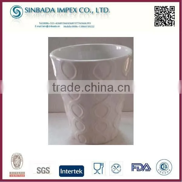 colored round clay plant pots