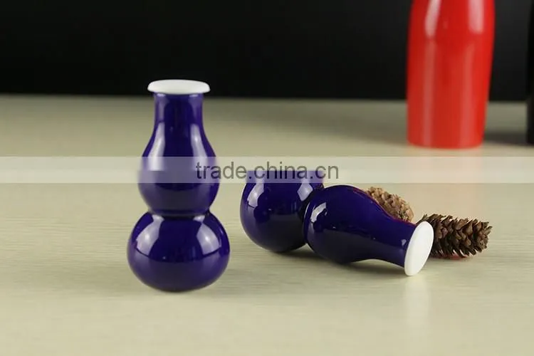 Traditional Chinese style calabash shape ceramic spice bottle