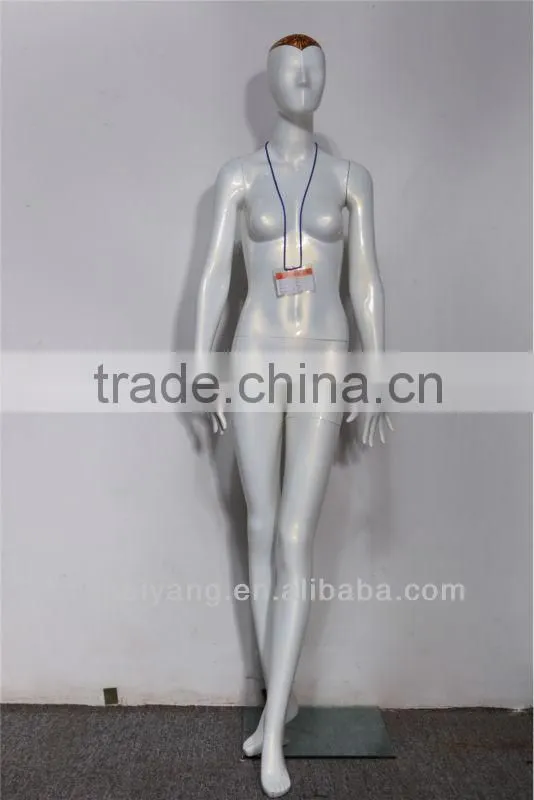 Abstract female mannequin