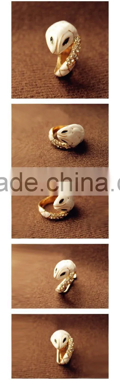 Elegant small white snake ring drip diamond female rings