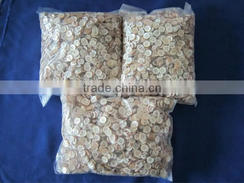 4 holes natural brown trochus shell buttons with rim