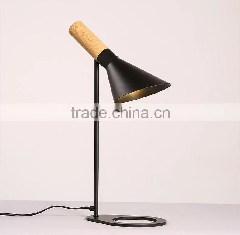 a table lamp for bedroom /study wooden finish steel E27*1 table lamps china supplier