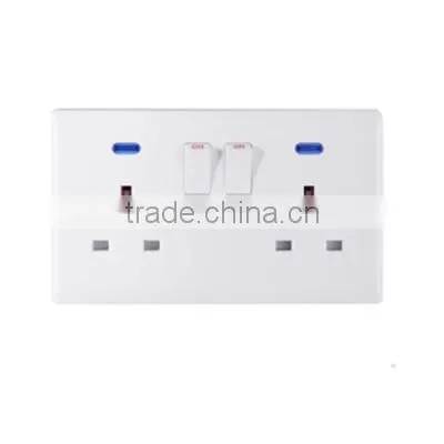 HE8913SDL 2gang and double 13A switched socket with neon