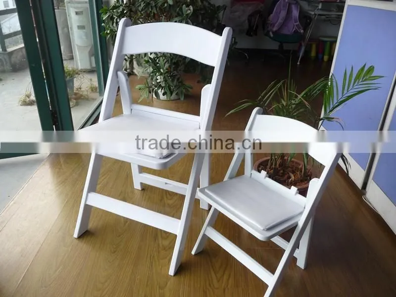 Made in china outdoor popular resin wedding plastic folding chair