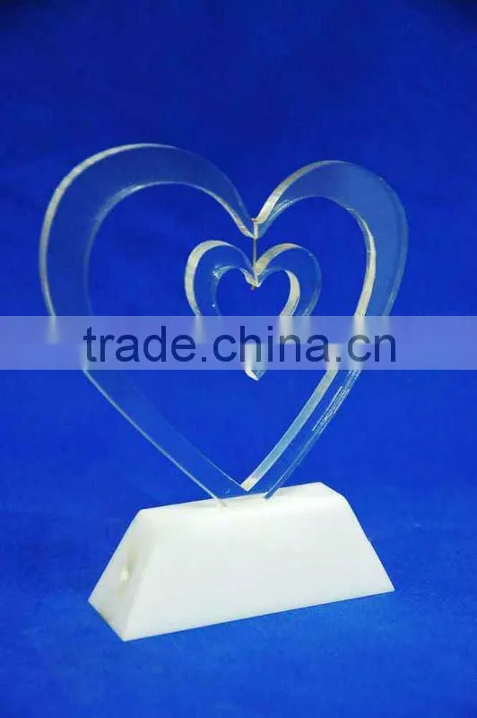 Professional manufactuer customize trophy with artificial style