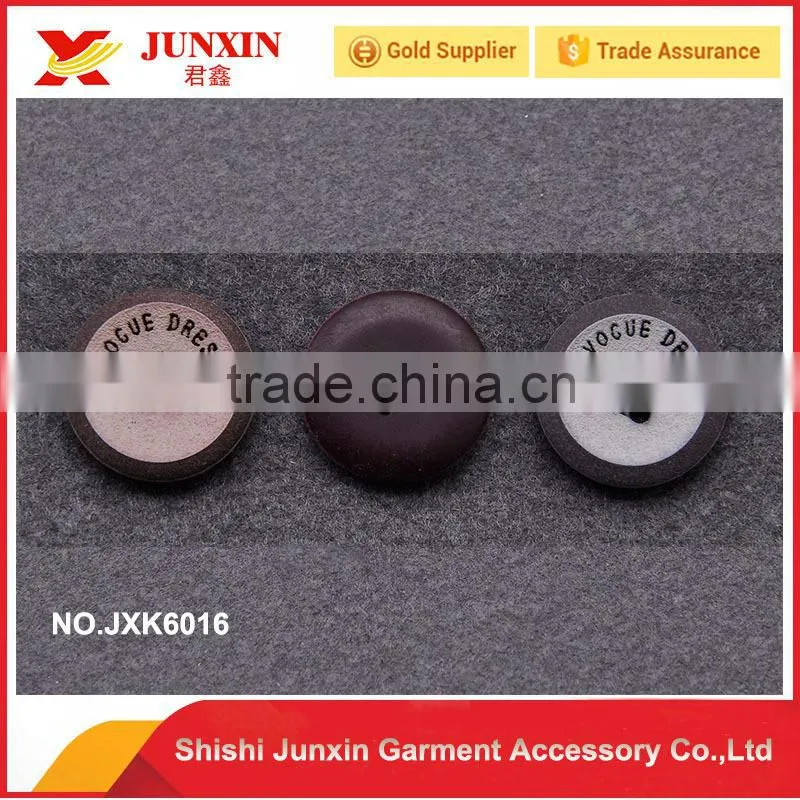 2016 new style custom logo plastic buttons for garments