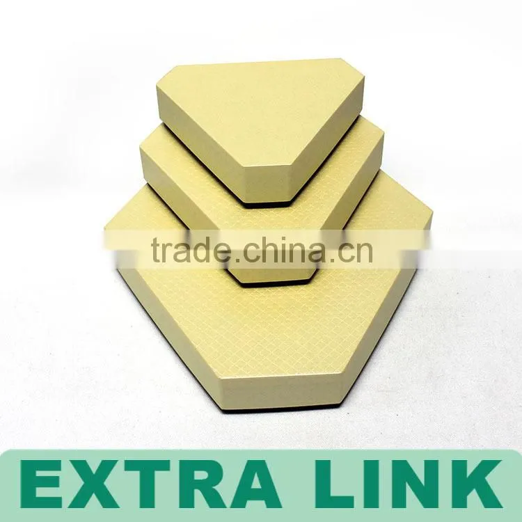 High quality indian market cheap fancy paper creative triangle cardboard chocolate gift box