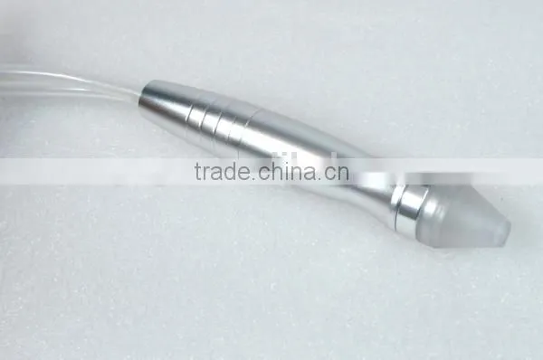 Portable microdermabrasion beauty apparatus